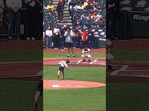 This kid threw a beautiful first pitch 🖼️
