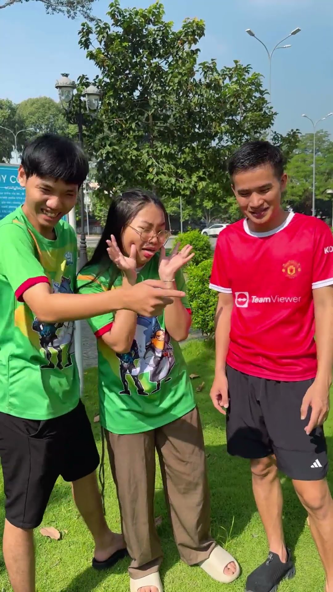 Su Hao comedy: we met famous player ⚽️
