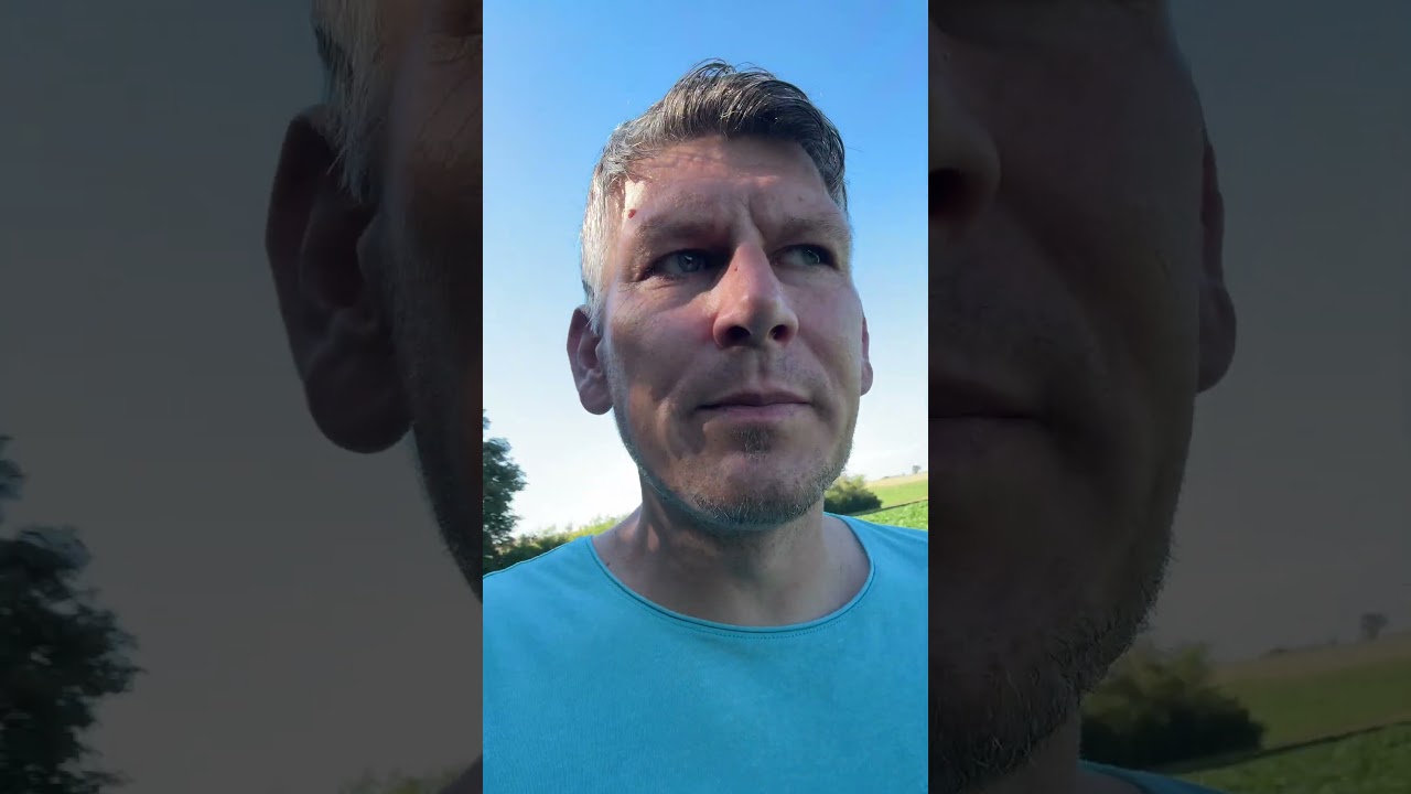 Ein Psychologe aus Münster sagt, die AfD hetzt gegen Menschen, während er selbst hetzt. Lustig😎💙