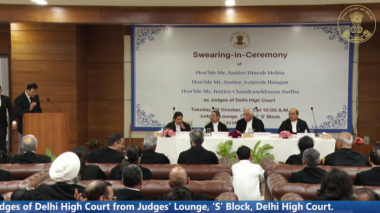 Церемония приведения к присяге достопочтенных судей Высокого суда Дели