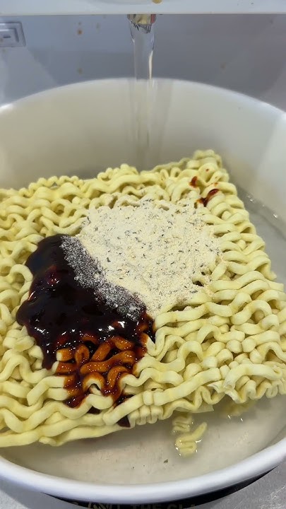 eating-expensive-instant-ramen-youtube