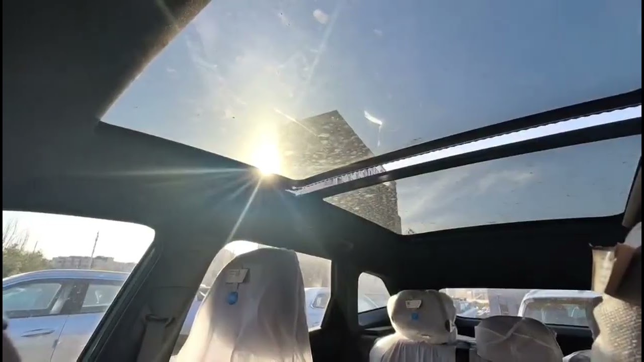 Geely atlas последний выпуск 25 год на максимальной комплектации с панорамой , проекцией 2.350 млн 