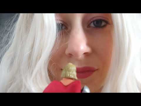 Giantess destroys little thor