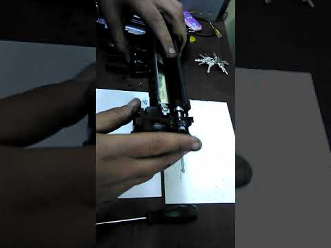 فيديو: كيفية إعادة تعبئة خرطوشة الليزر