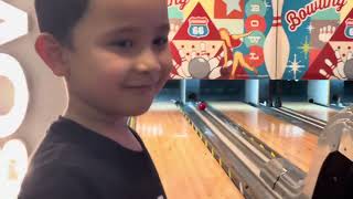 FIRST TIME PLAYING IN THE MINI BOWLING LANES AT THE VERTIS NORTH , April 18 2024 #bowling