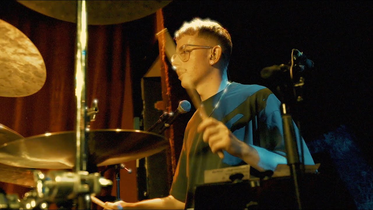 Watch Cut It Up (LIVE) // Alexander Flood on YouTube Watch Cut It Up (LIVE) // Alexander Flood on YouTube