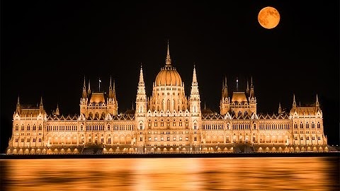 Budapest in 4K | Samsung NX1