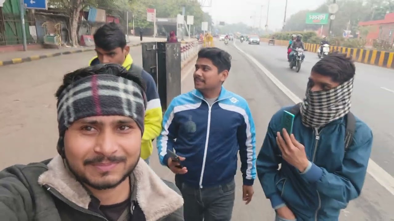 दिल्ली में मिला अजीब आदमी 🤪🤪🤪