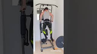 Tríceps con lastre: 4 repeticiones con 45 kilos.