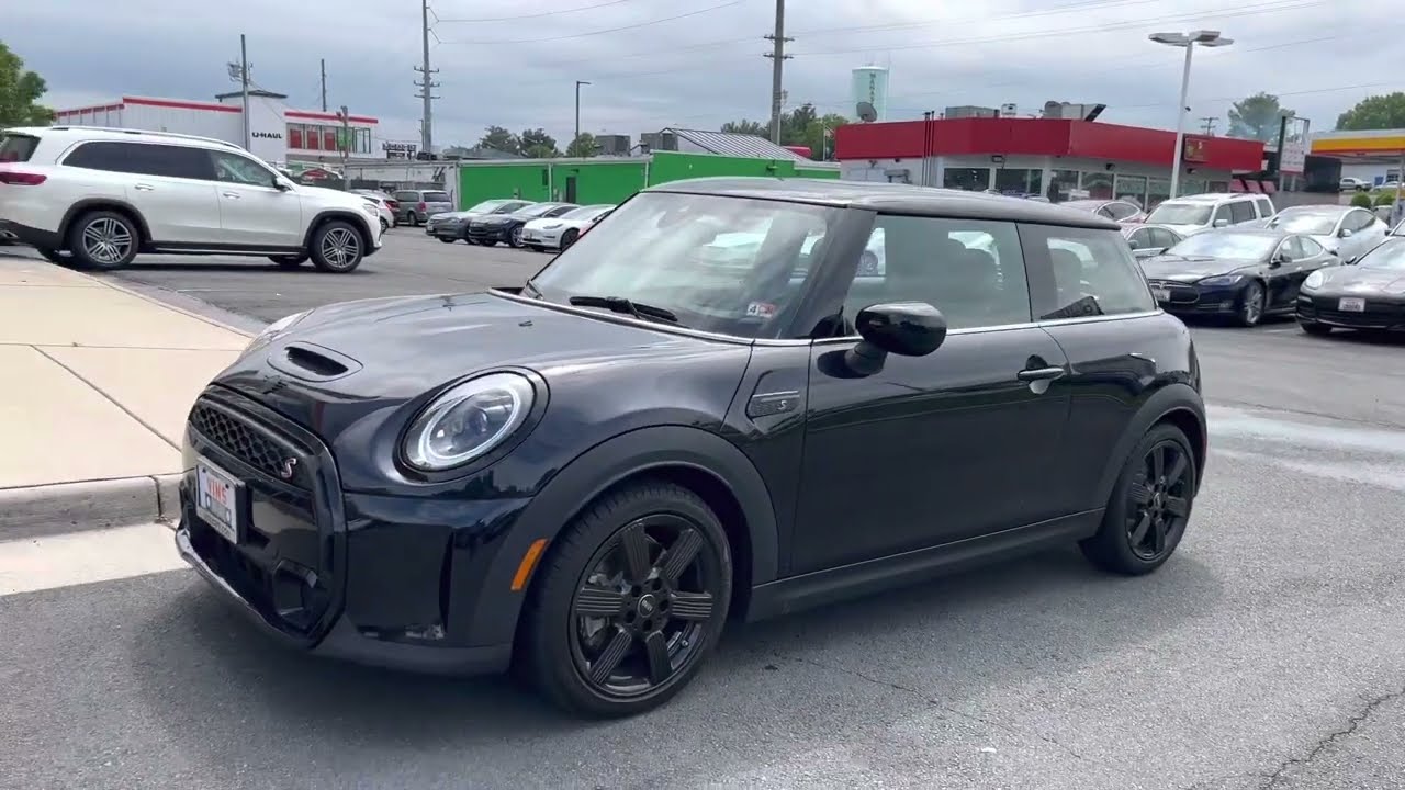 2022 Mini Cooper S 2 Door Hardtop walk around 