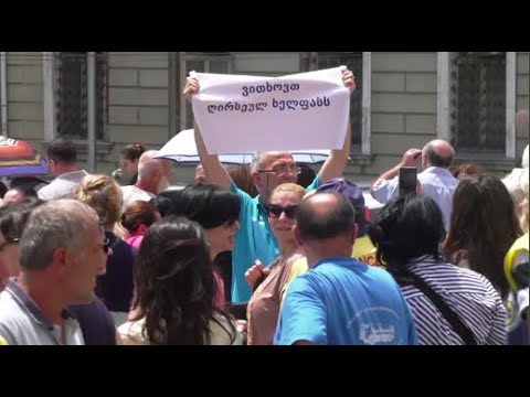 გადაგვიყვანეს ქრონიკული შიმშილის რეჟიმში - სასწრაფოს ექიმების პროტესტი გრძელდება