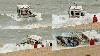 ESSE BARCO QUASE VIROU NA ONDA 🌊⛵ #boat #barco #waves