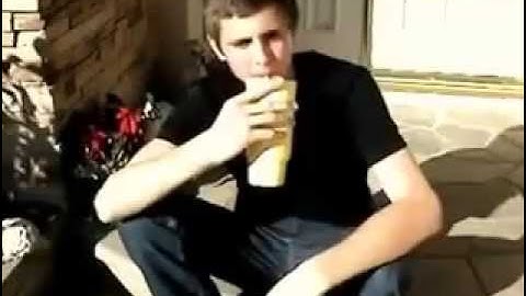 Cool guy has a chillｔｒａｐ day.swf
