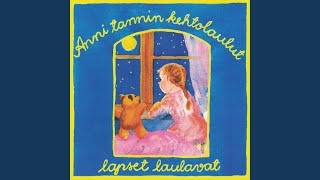 Video thumbnail of "Anni Tannin Lapsilaulajat - Nuku pikkumies"