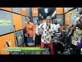 Hot praise on adom live worship