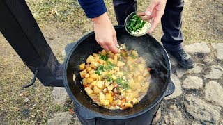 ЖАРКОЕ С КУРИНЫМИ СЕРДЕЧКАМИ В КАЗАНЕ НА КОСТРЕ