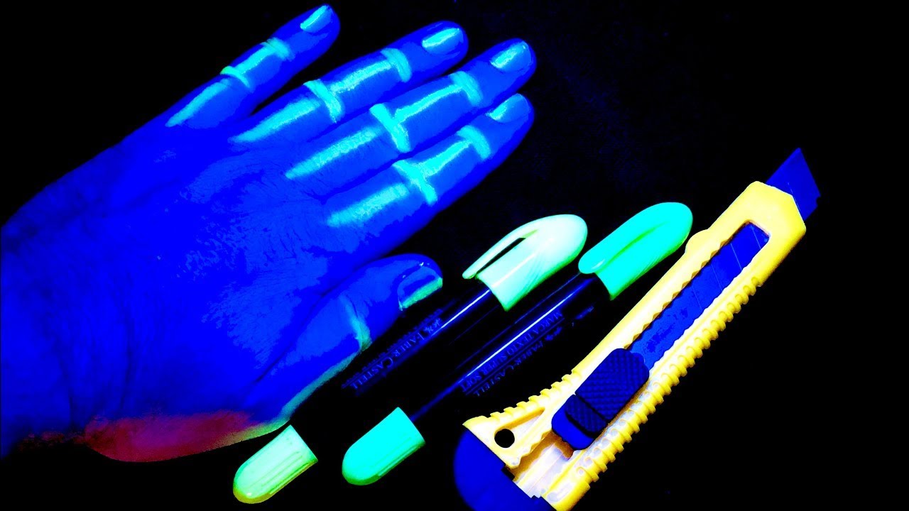 Удивительное изобретение с фонариком! Посмотрите, как сделать самодельный УФ-ЧЕРНЫЙ СВЕТ за 4 минуты