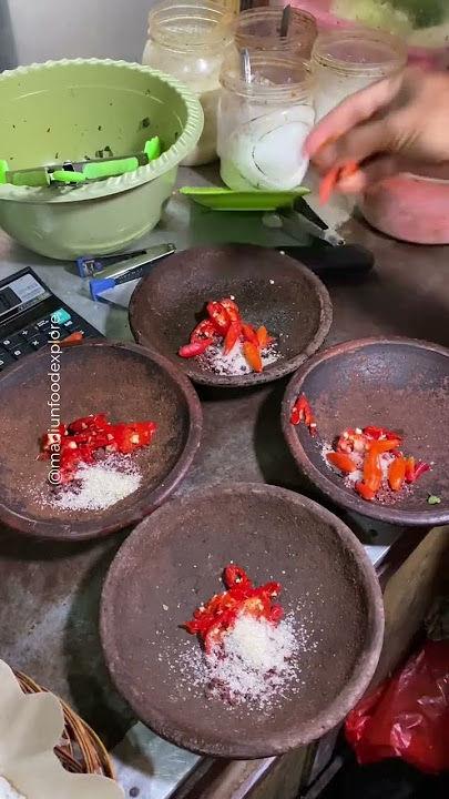 VIRAL!!!Penyetan Murah dan Enak diLesehan Gaul #kuliner #madiun #shortvideo #viral #legend #penyetan