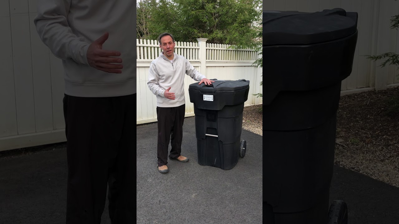 65 Gallon Trash Can, Wheeled Trash Can