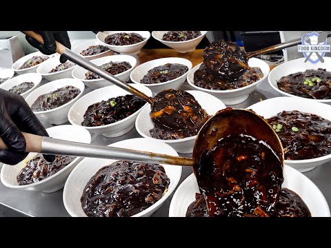 geweldige stijl noodle gerechten (Jajangmyeon, Jjamppong) - Koreaans straatvoedsel