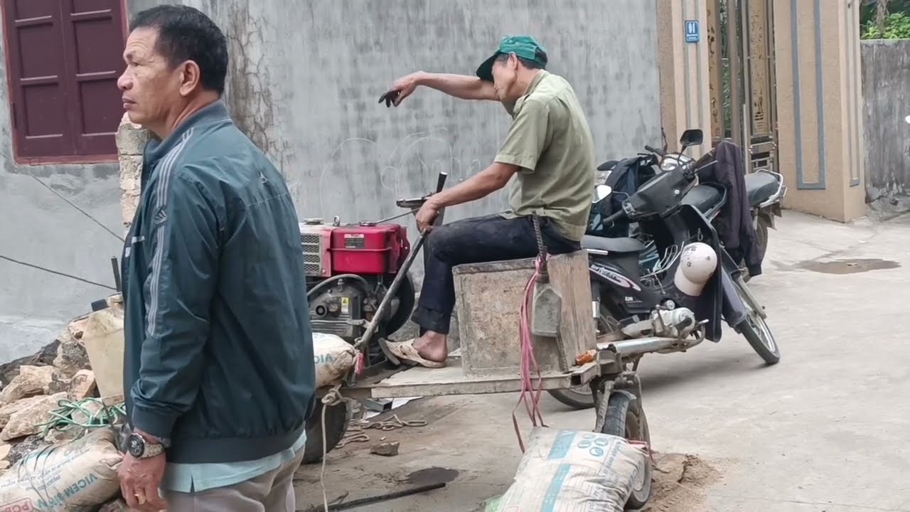 Em gái siêu máy múc 