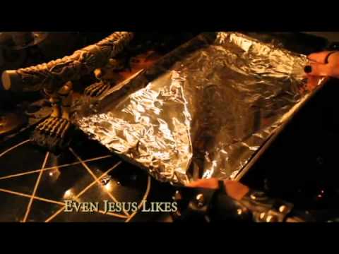 Vegan Black Metal Chef aflevering 8 - Yule Log Cake