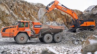 Doosan DX800 Loading Trucks