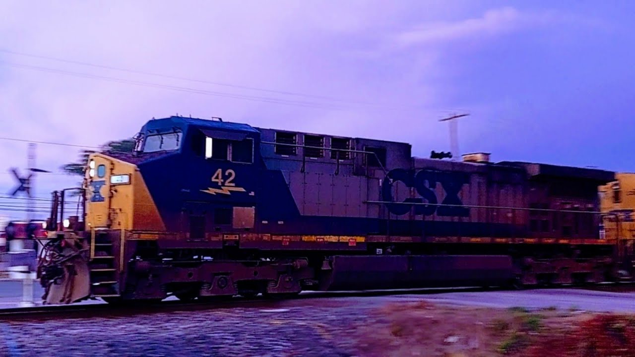 CSX I038 headed Westbound @ Monroe NC with csxt 42 in the lead 6/17/22 ...