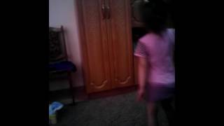 Моя сестра танцует