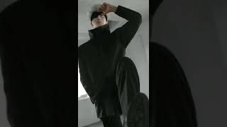 THIS GOJO COSPLAY IS SICK😳🤯 // JUJUTSU KAISEN COSPLAY 呪術廻戦 #shorts
