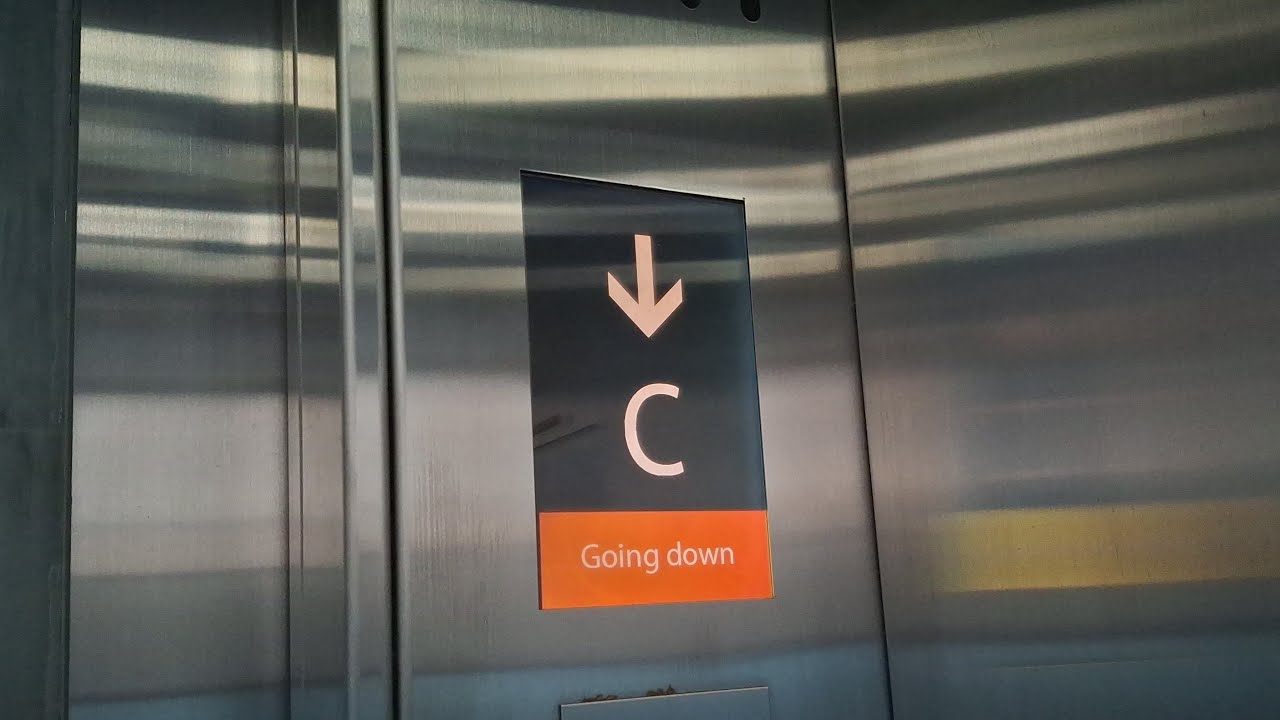 港鐵堅尼地城站通力(KONE )無機房升降機(2)