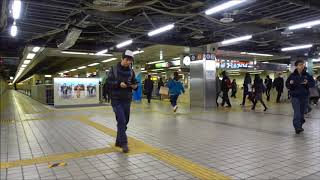 阪神電車　大阪梅田駅の夕方ラッシュアワー