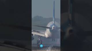 AIRBUS A330 CLOSE UP LANDING