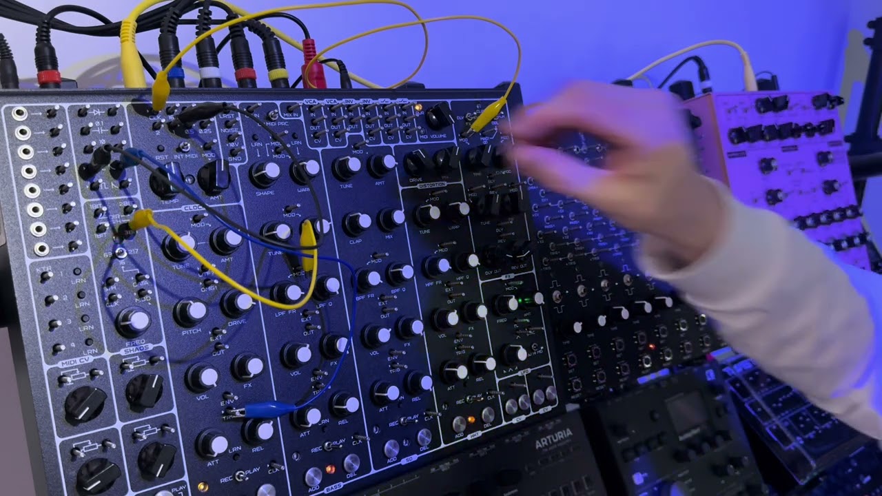 Pulsar-23 & Lyra-8 | Noise Experiment with Meris FX - YouTube