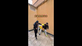 Take-out delivery guy escapes security guard! #Run for fun #extreme sports!
