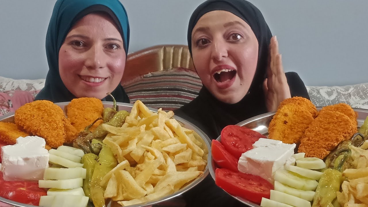 تحديت شيماء علي فطار مشكل  بانيه وبطاطس محمره شرائح من الطماطم والجبنه البيضاء والعقاب شيماء عيطت