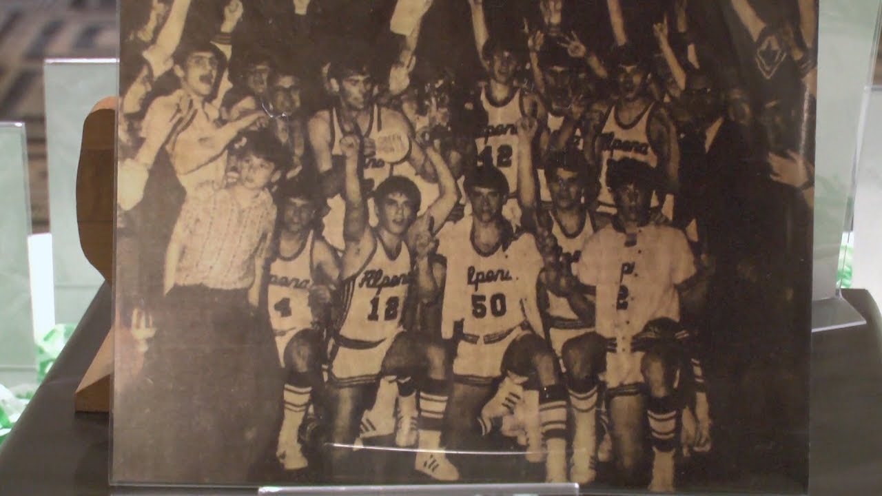 Alpena's 197071 basketball team receives HOF honors YouTube