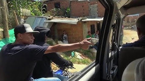 Ewout wordt met pistool bedreigd - BERUCHTE SLOPPENWIJKEN: EWOUT IN DE GHETTO
