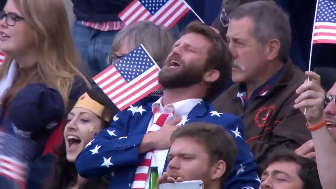 Гимн флагу сша. Американец поет. Американцы поют гимн. Американцы. Гимн США исполнение.