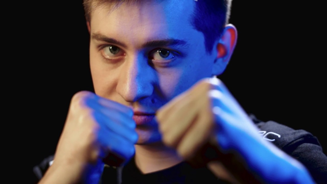 ULTRALIGA: piratesports vs AVEZ gaming logo