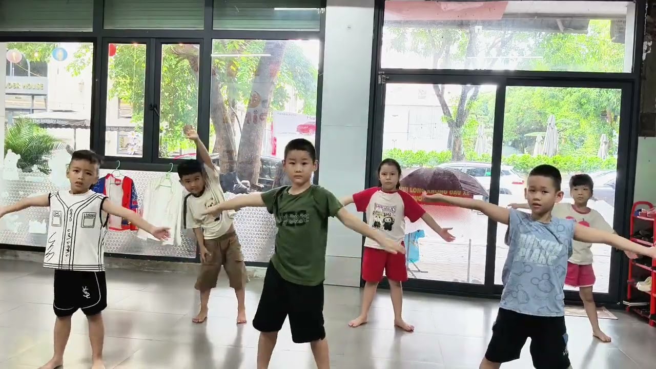 [BTH 2025] Vận động cùng khối lớp 2