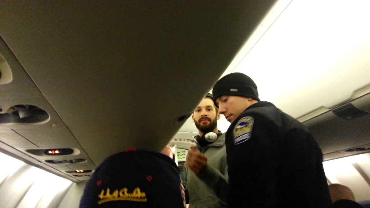 Federal marshals removed from plane at MSP, cuffed; 1 of them 'flashed a gun'