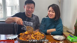 【东北那旮瘩】哈尔滨嘎嘎有食欲的牛肉扒拉锅，所有肉品48一斤，吃着也太过瘾了