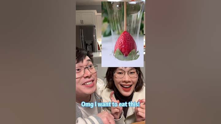 It’s tanghulu making night 🍓✨