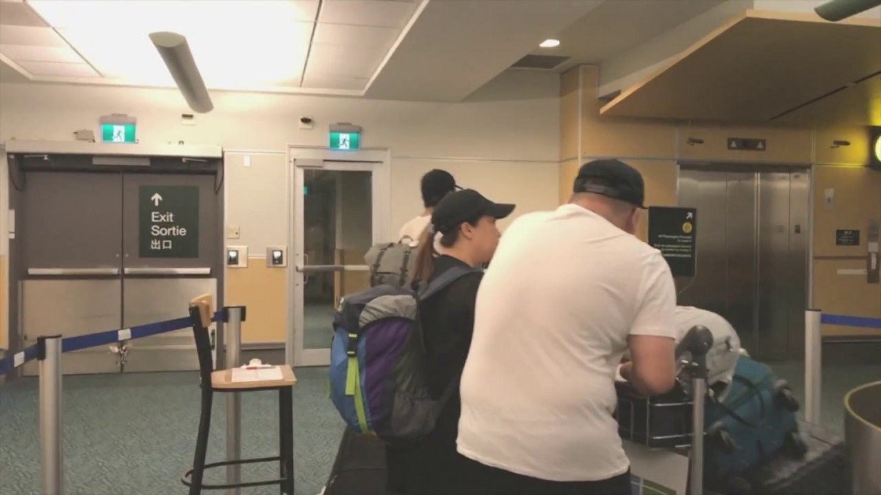 ②バンクーバー空港乗り換え　入国審査から国内線保安検査場まで
