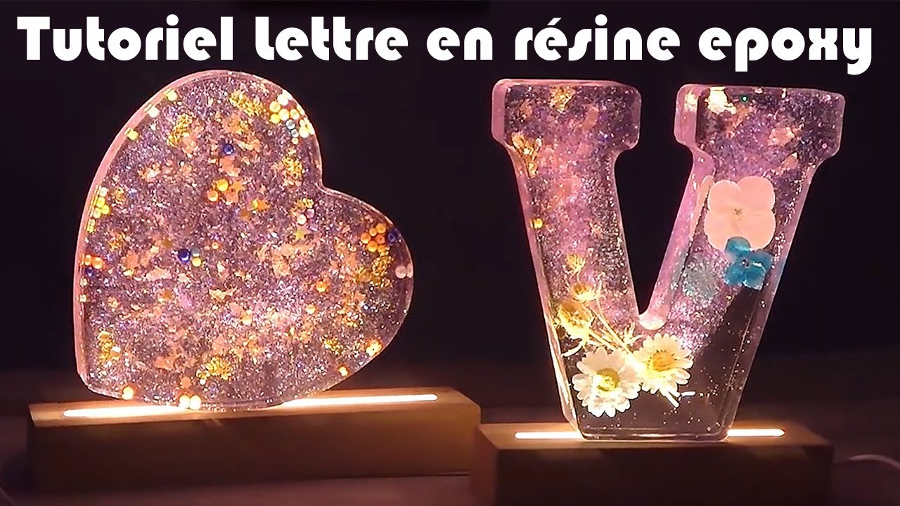 Tutoriel Lettre en résine époxy avec feuilles d'or et fleurs séchées 