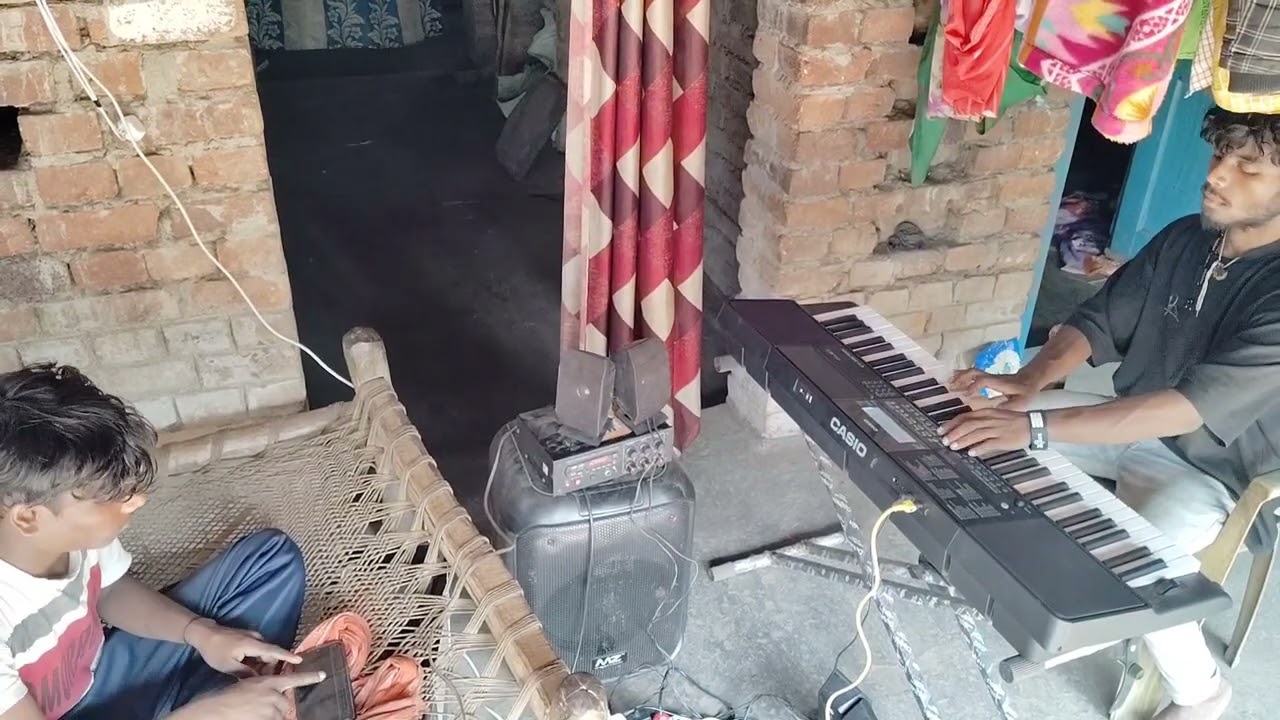 Kirish ka saunne ka ganna keyboard and mobile octoped playing tranding music video