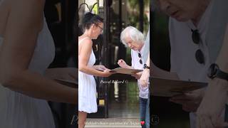 AC/DC's Angus Young signing autograph in front of bandhotel in Paris ⚡💙 #ACDC #angusyoung #autograph