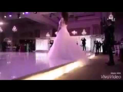 اليسا وبيستحي