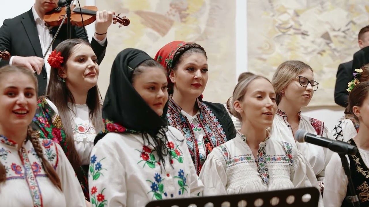 Canta Cucu bata-l vina - Ansamblul folcloric al Universitatii din Oradea, Dirijor Conf.Dr.Oana Lianu